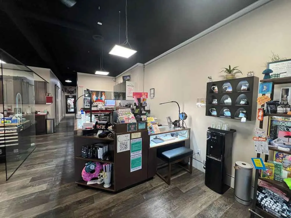 Mom's Custom Tattoo & Body Piercing — Tattoo shop in Spokane
